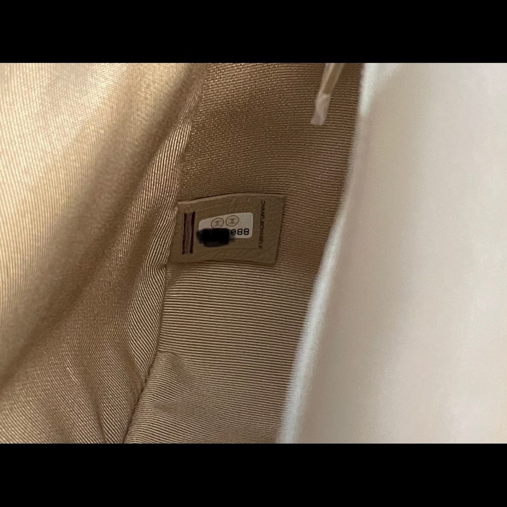 Chanel 19 - Picture 4 of 7